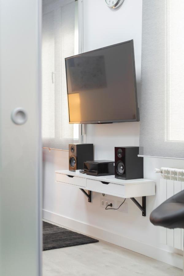 Gran Via Apartment Madrid Exterior photo